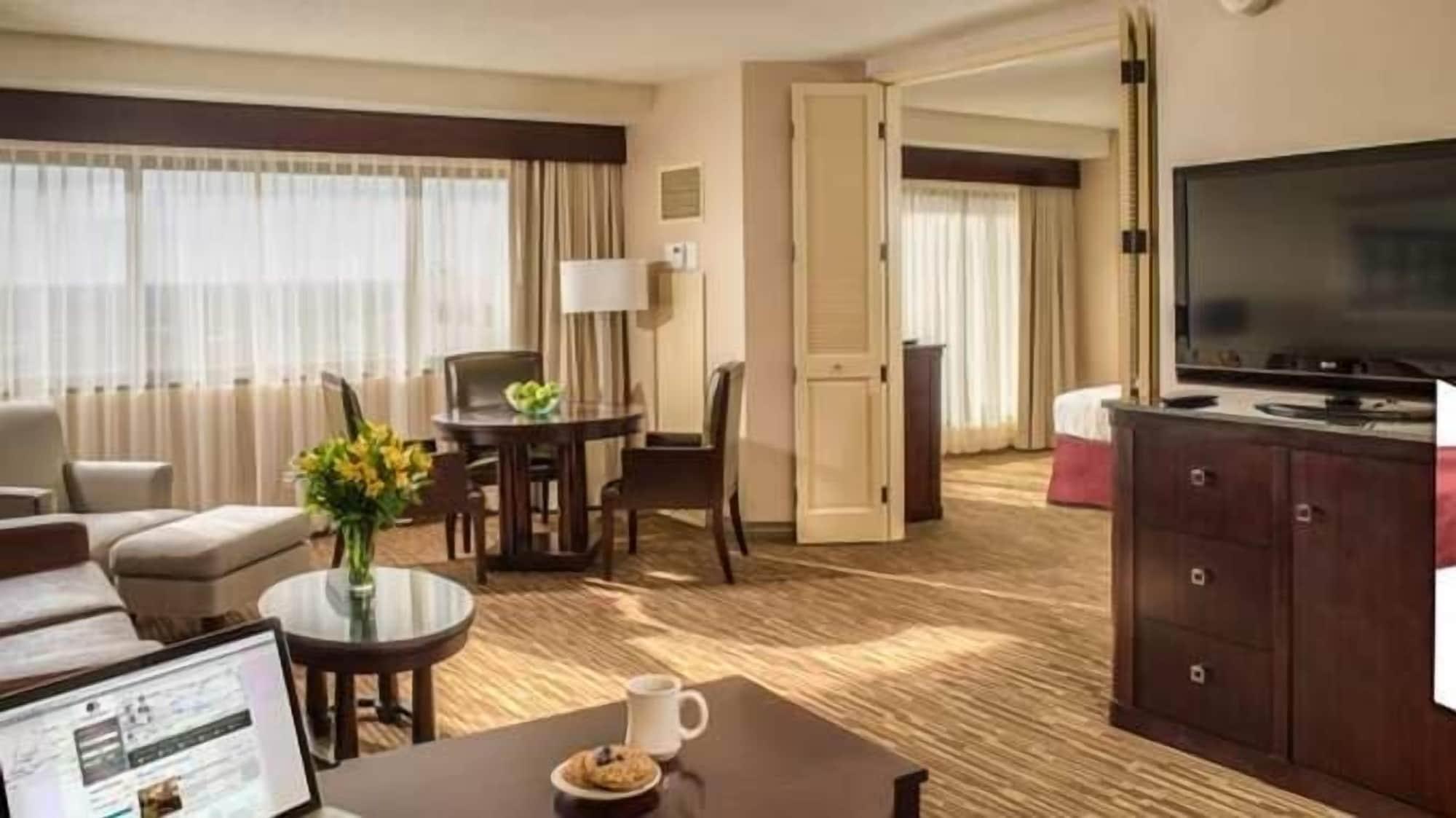 Doubletree Suites By Hilton Hotel Columbus Downtown Экстерьер фото